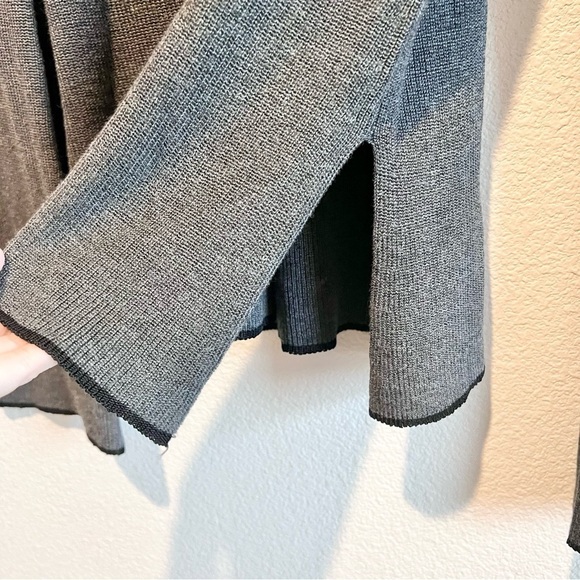 Vince Camuto Gray Knit Sweater Lightweight Bell Sleeves Soft Size Petite Medium - Picture 5 of 8